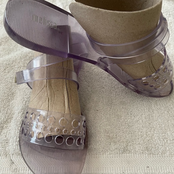 Melissa - Picture 3 of 3